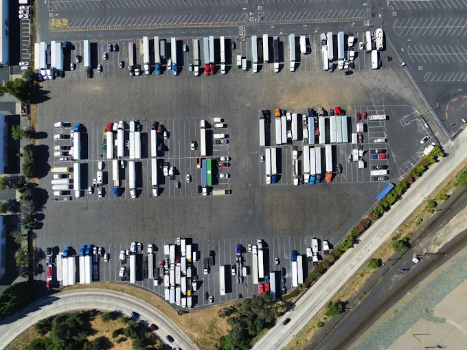 Truck Parking in Roseville